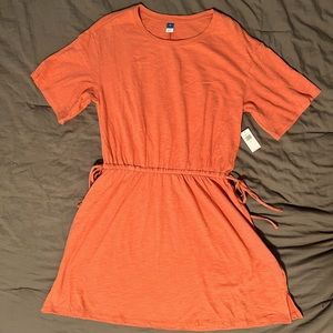 Old Navy, coral, waist defining dress, with side ties. Size medium